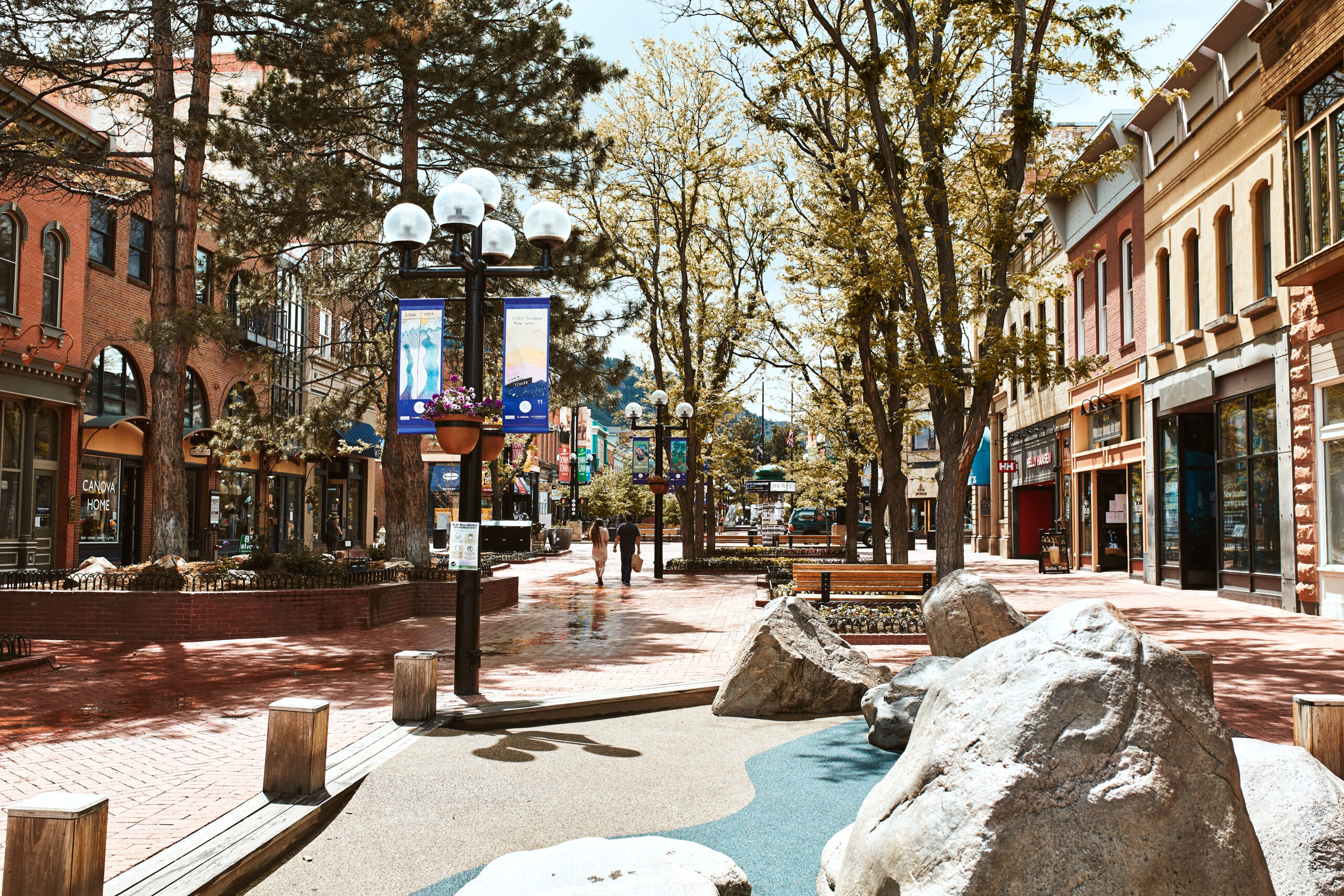 You are currently viewing 5 Places on Pearl Street Mall for a Quick Work Break